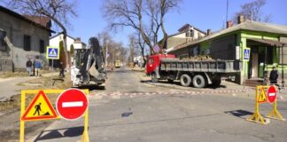 O bună porțiune dintr-o stradă din centrul Chișinăului se închide de azi până la finele lunii mai. Cum va fi organizată circulația transportului