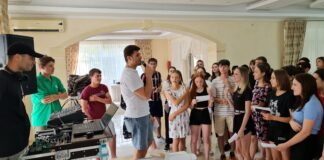 FOTO. Peste o sută de tineri de pe ambele maluri ale Nistrului s-au reunit la Școala de vară YouthBank