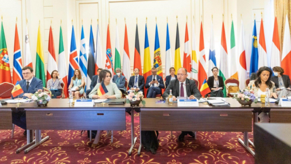 Iulie. Conferința de la București (foto. zn.md)