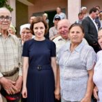 maia si batrinii