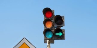 Trafic haotic în Drochia: Locuitorii cer instalarea unui semafor la gara auto
